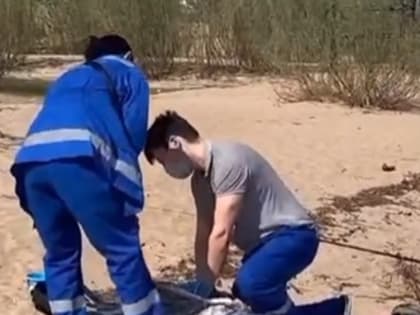В Якутске на пляже человеку стало плохо