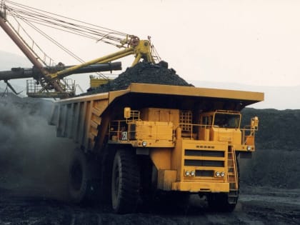 Пожар на Нерюнгринском угольном разрезе: загорелся самосвал БелАЗ