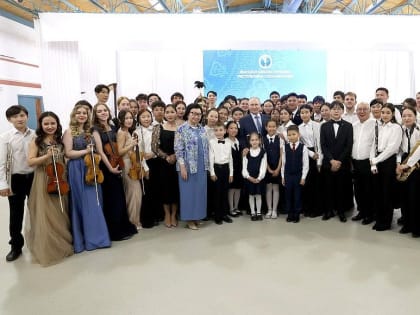 Президент посетил Высшую школу музыки имени В.А.Босикова (ВШМ) в Якутске