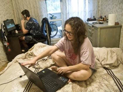 В ФНПР оценили инициативу о возможности перевода заболевшего сотрудника на удаленную работу