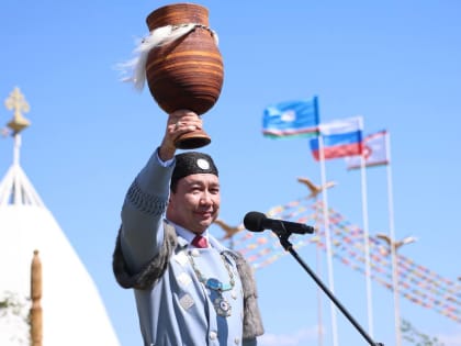 Поздравление Главы Республики Саха (Якутия) Айсена Сергеевича Николаева с Ысыахом Туймаады