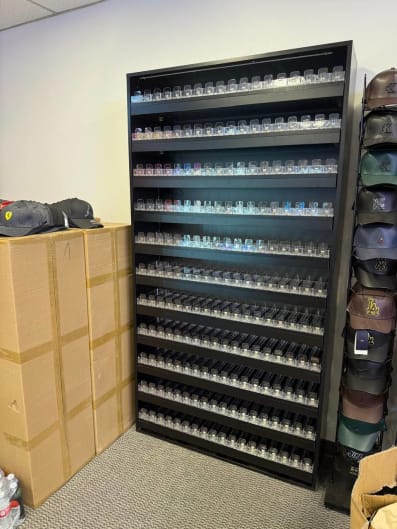 CIGARETTE DISPLAY STAND With LED lights