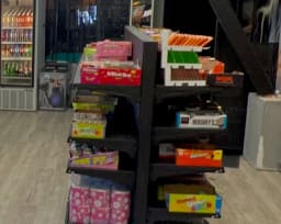 Gondola 4 feet view 2