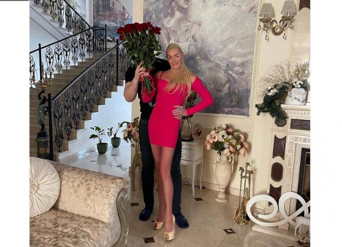Волочкова показала нового бойфренда: бизнесмен с невероятным телом
