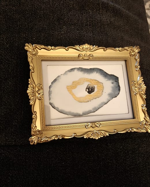 Oyster shell on Gold