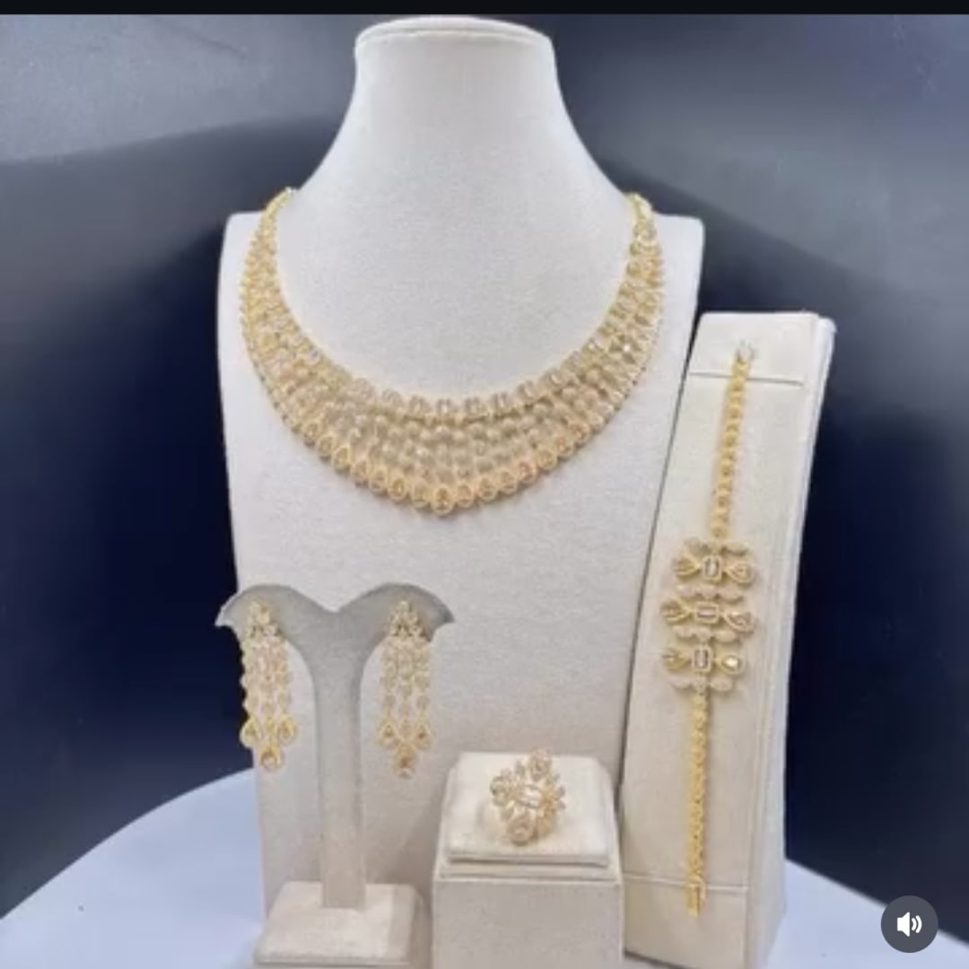 Sleek Jewelries