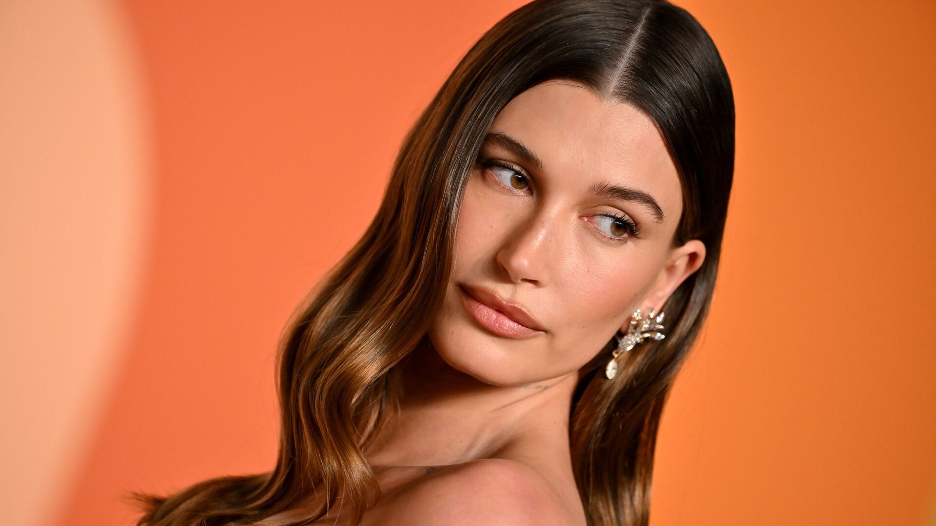 Toasted Makeup How-To: Fall 2026’s Bronzed Skin, Terracotta Flush, and Warm Smoky Eye