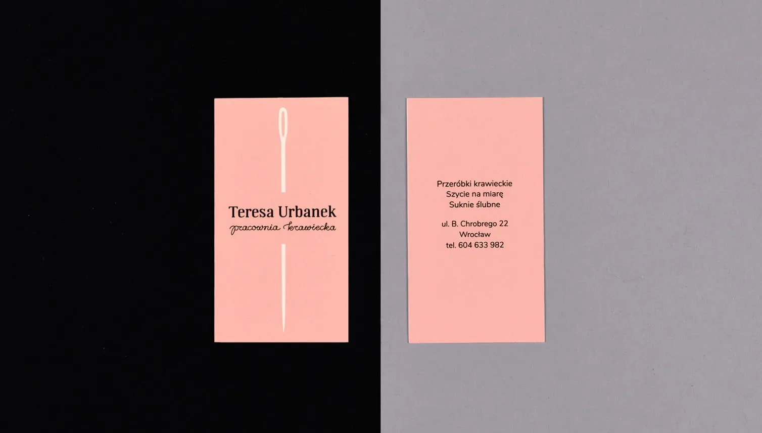 Wizytówka Pracowni Krawieckiej Teresy Urbanek. Business card of Tailor’s Workshop Teresa Urbanek.