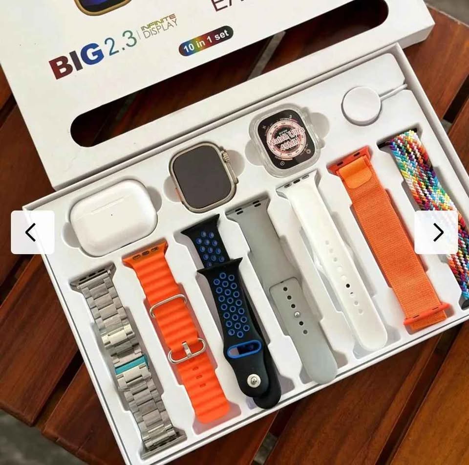 i20 Ultra Smart watch with Earbuds Golden 2.3 display