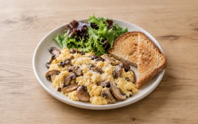 Œufs brouillés aux champignons