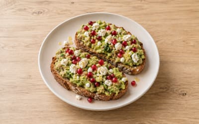 Avocado toast feta & grenade