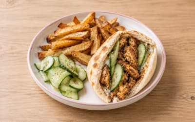 Pitas Poulet Zaatar Sauce Yaourt & Frites