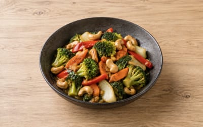 Légumes sautés, gingembre & cajou