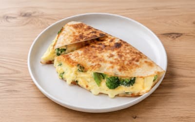 Quesadilla omelette, brocolis, fromage