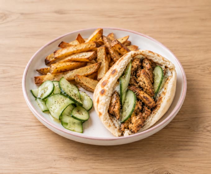 Pitas Poulet Zaatar Sauce Yaourt & Frites