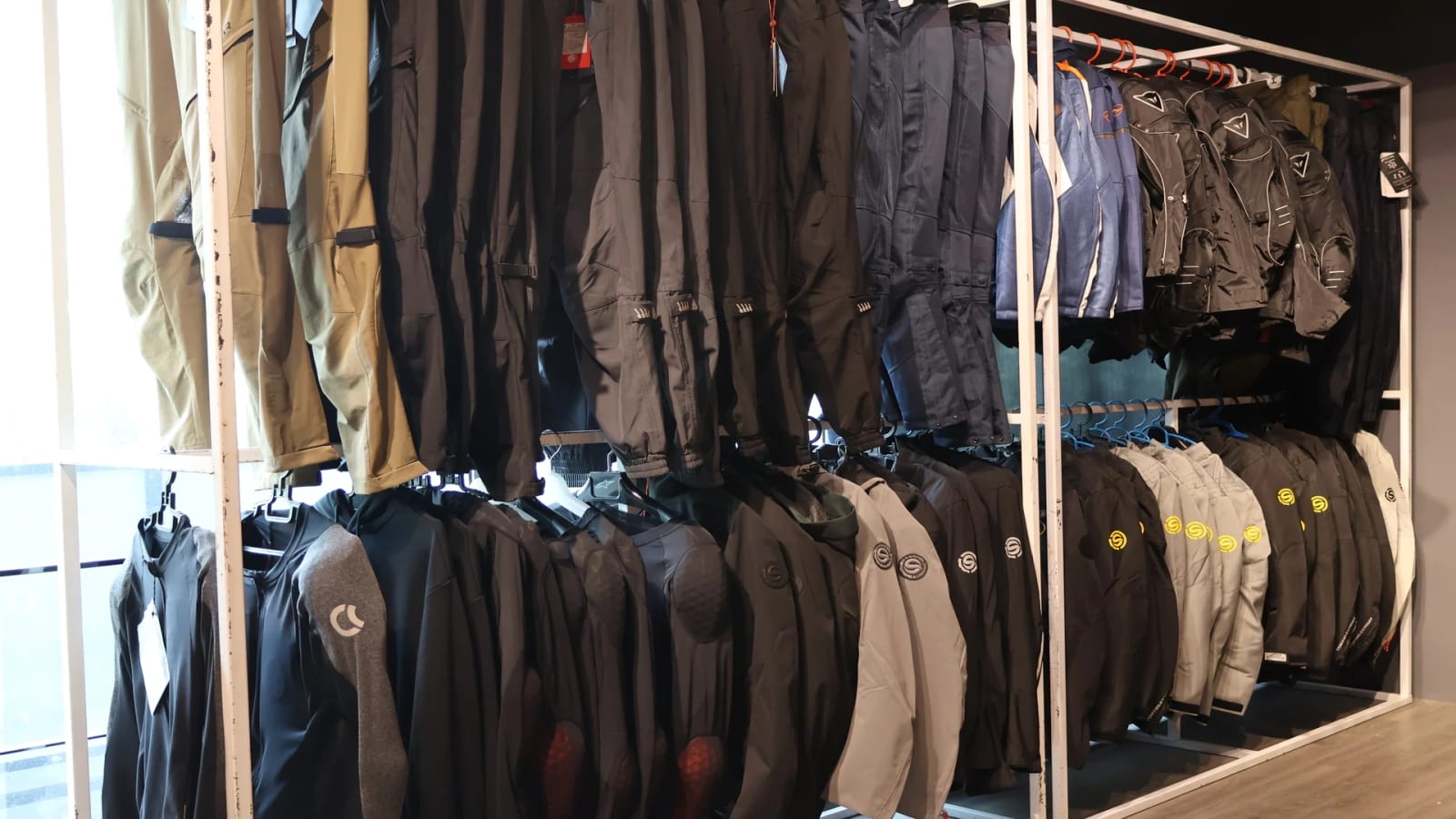 Kawasaki Kuching riding gear showroom, photo 4