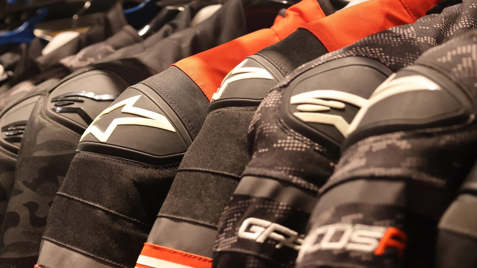 Kawasaki Kuching riding gear showroom, photo 7