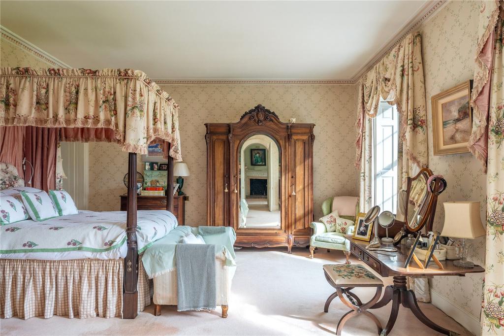 english manor bedroom