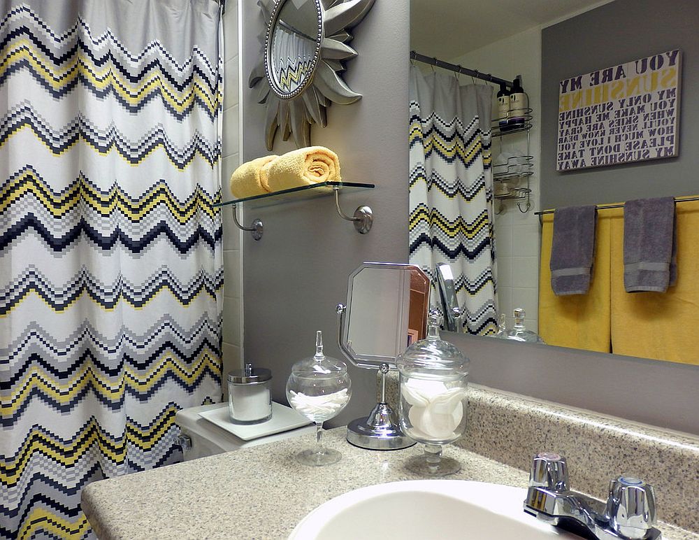 yellow bathroom accents