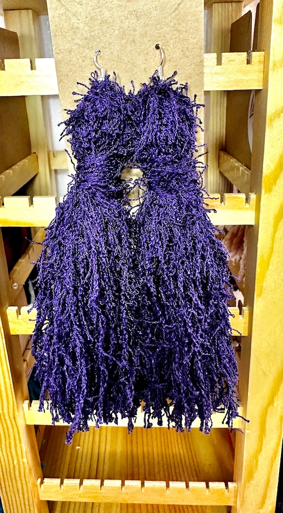 metallic_yarn_earrings