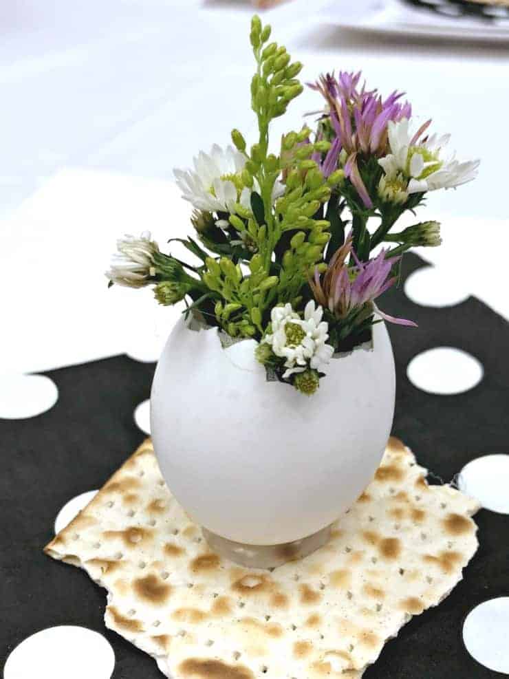 eggshell flower vase