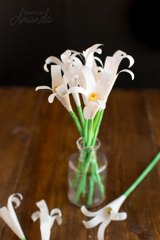 handprint lily craft