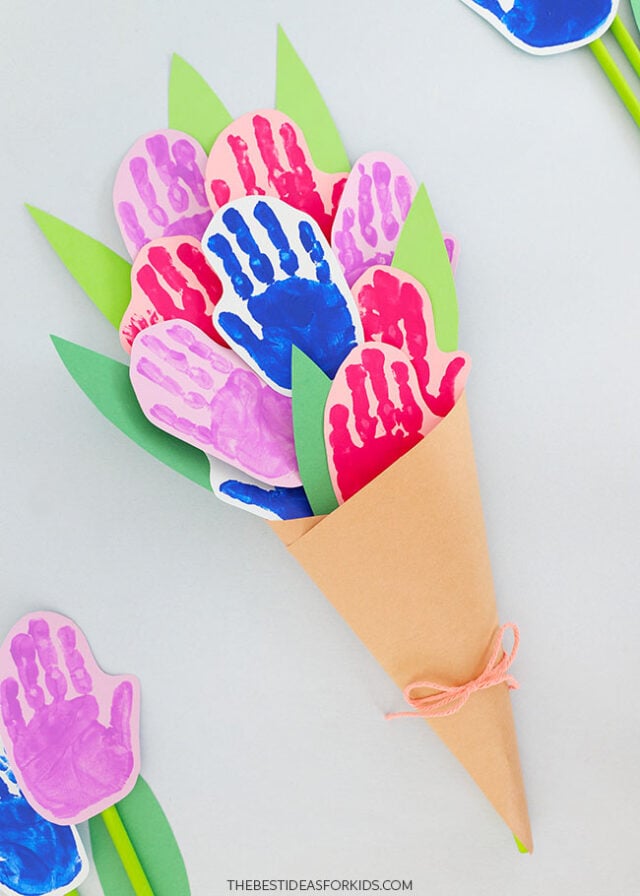 handprint flower bouquet