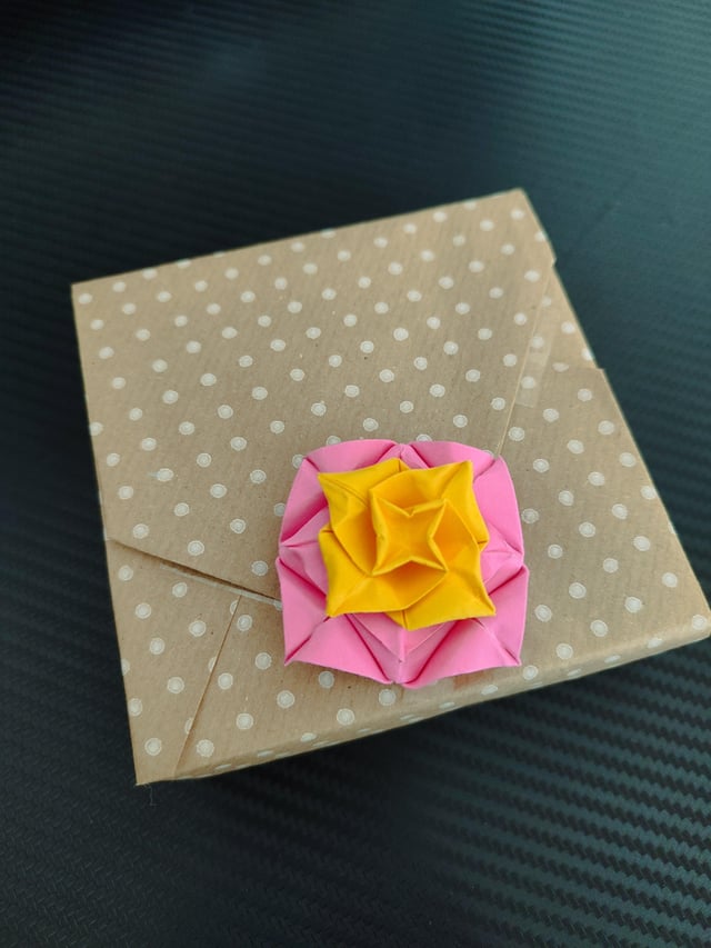 lotus gift topper