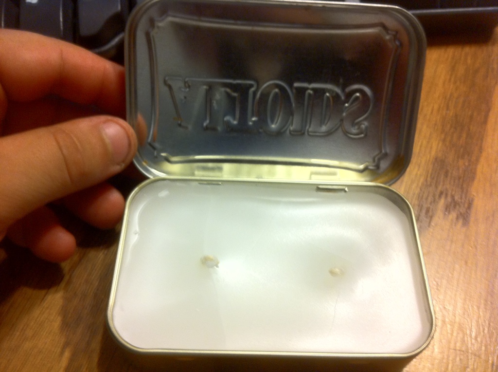 altoid tin candle