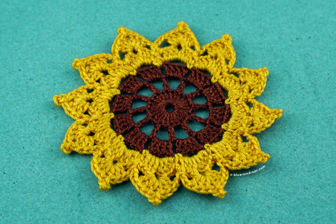 sunflower crochet doily