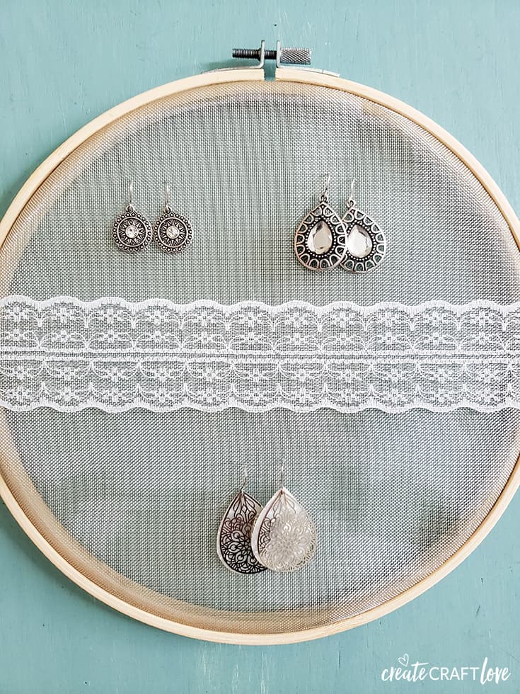 embroidery hoop earring organizer