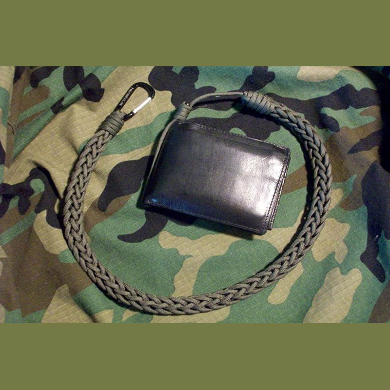 paracord lanyard