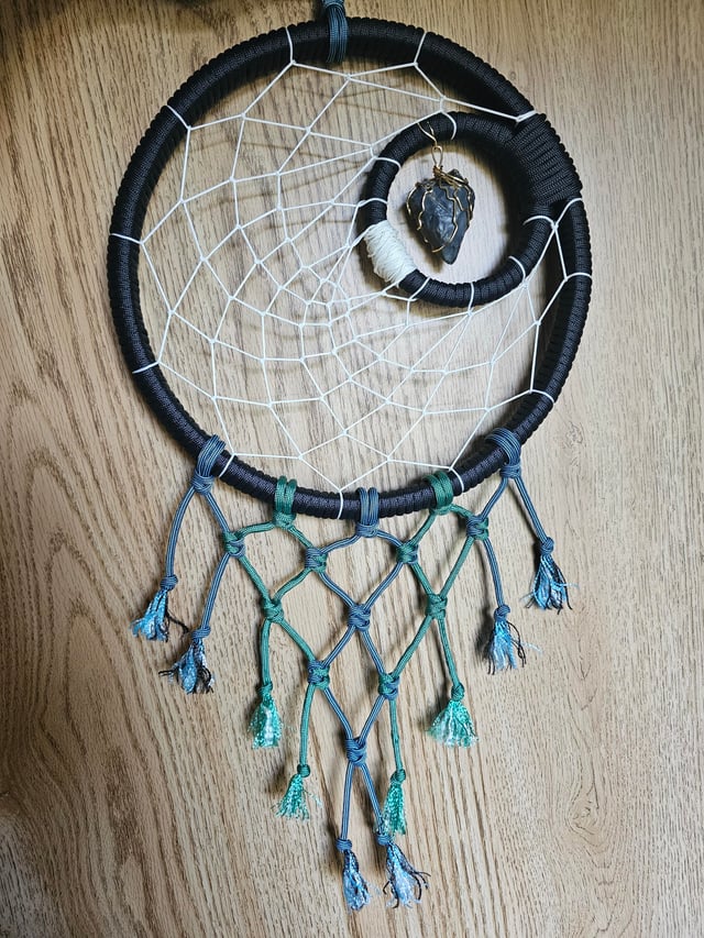 paracord dreamcatcher