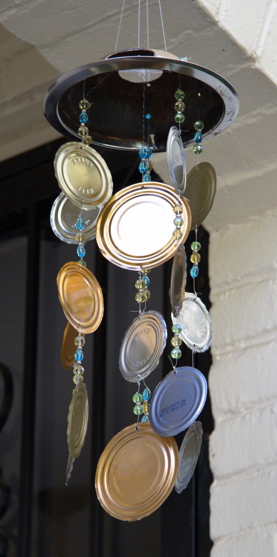 tin lid wind chime