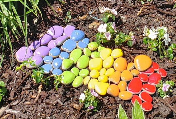 15 Creative Rock Painting Ideas for Garden and Home Decor