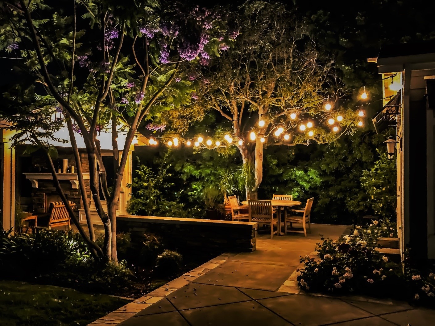 overhead bistro lights patio dining outdoor backyard lighting