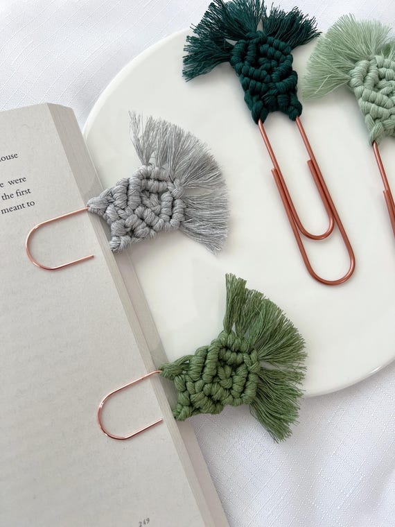 boho macrame bookmark with fringe