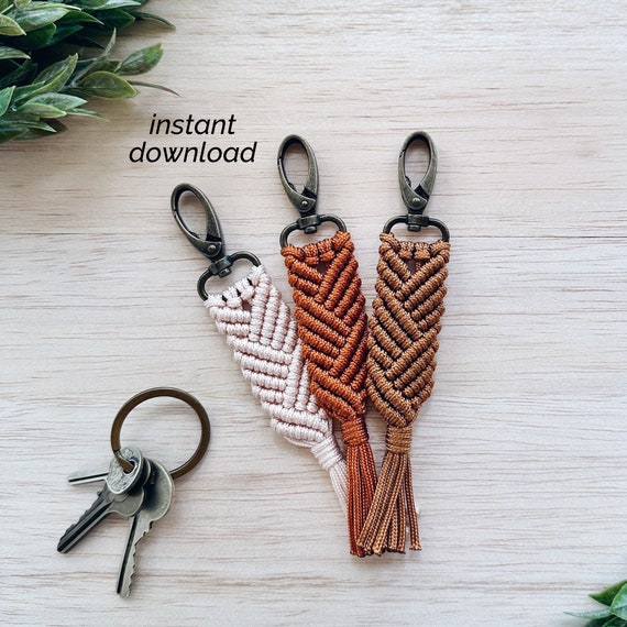 paracord keychain with woven pattern