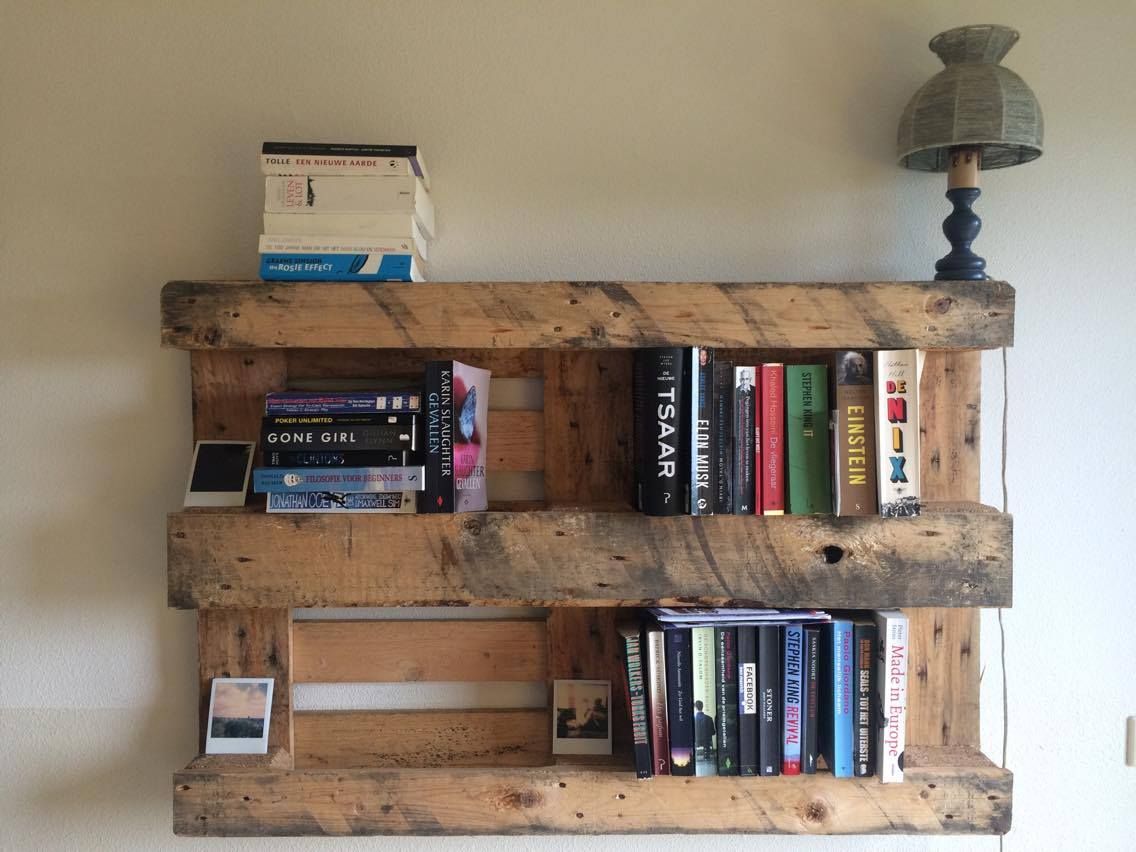 pallet wood bookshelf