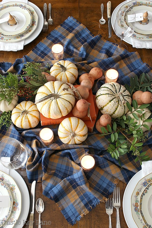 mini gourds as thanksgiving place settings