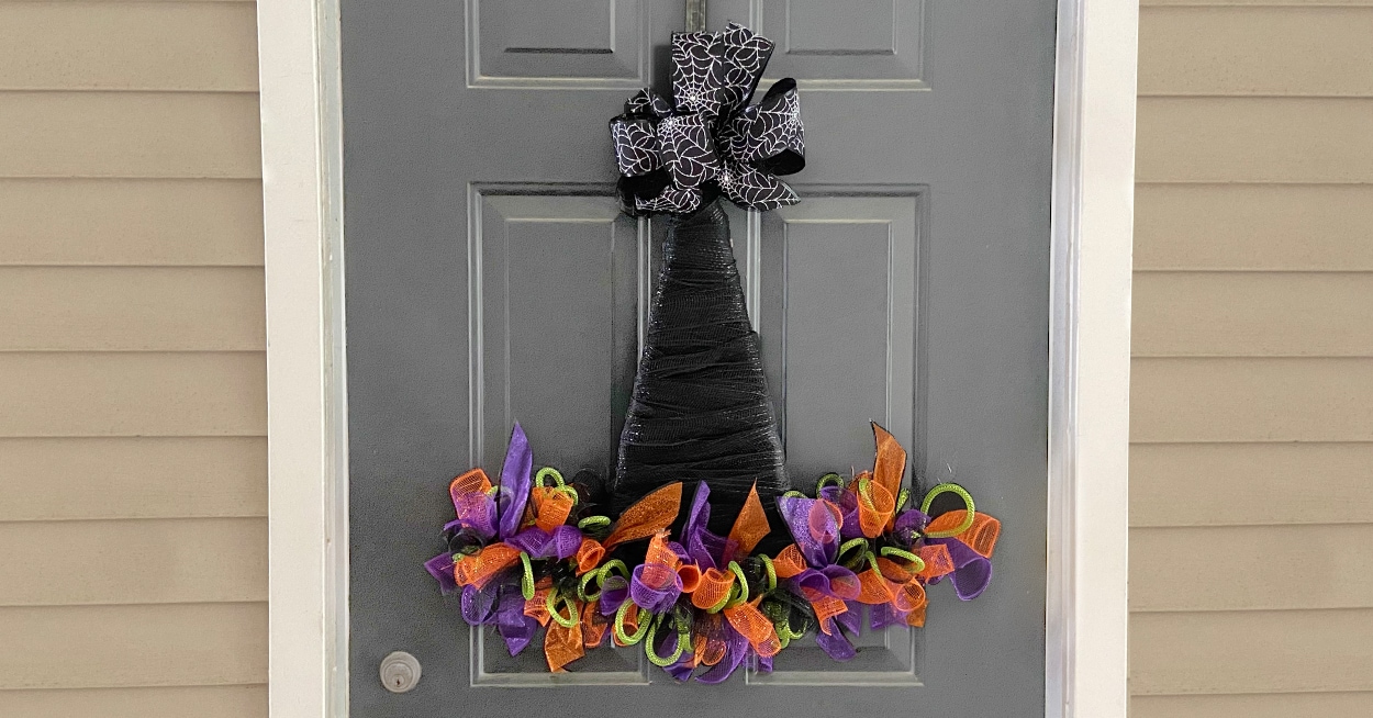 witch hat wreath on door