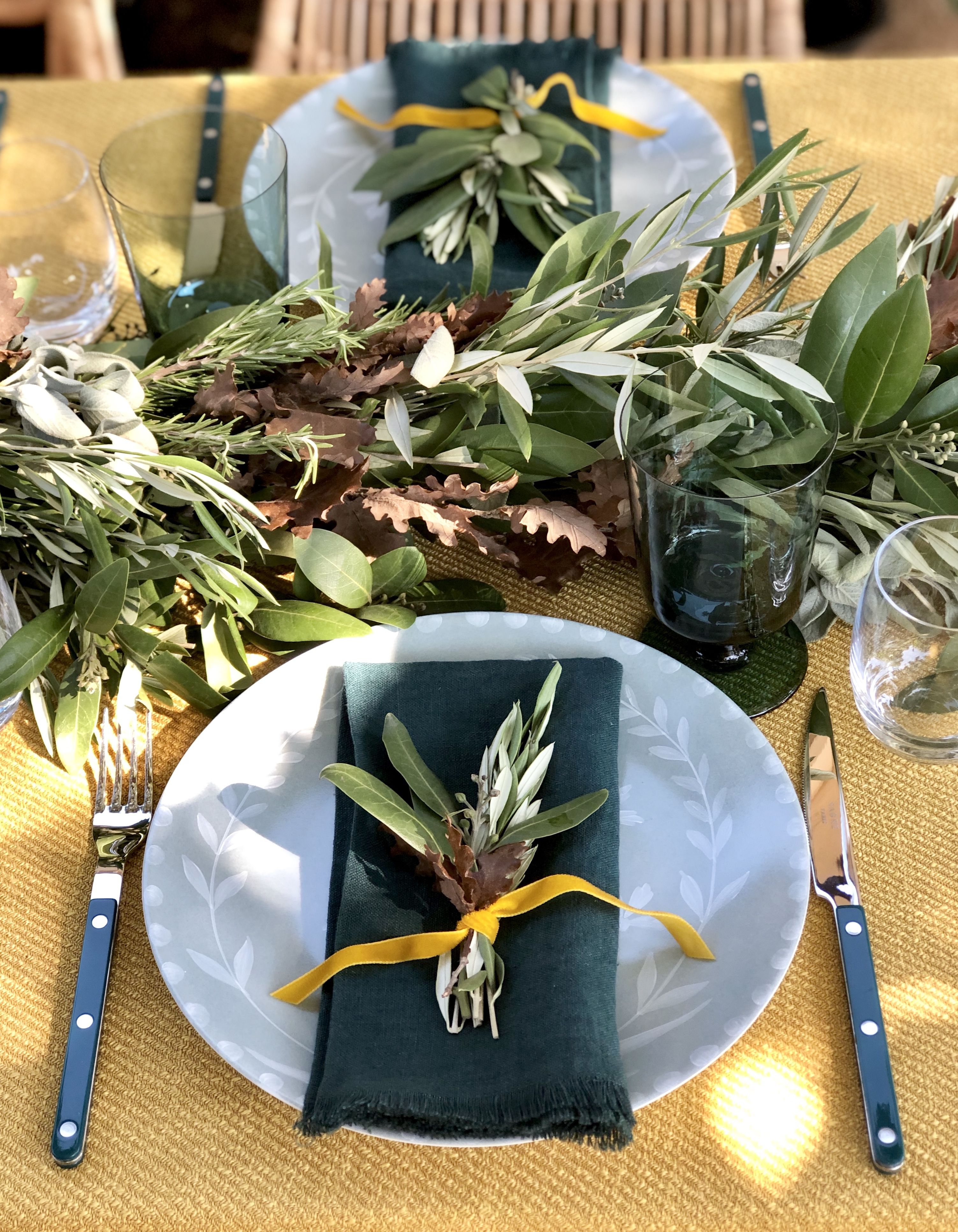 herb pot place setting autumn table