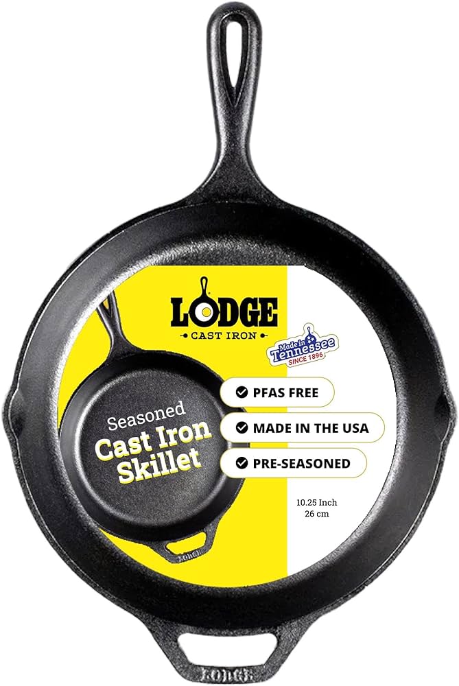 cast iron skillet seasoned with used cooking oil