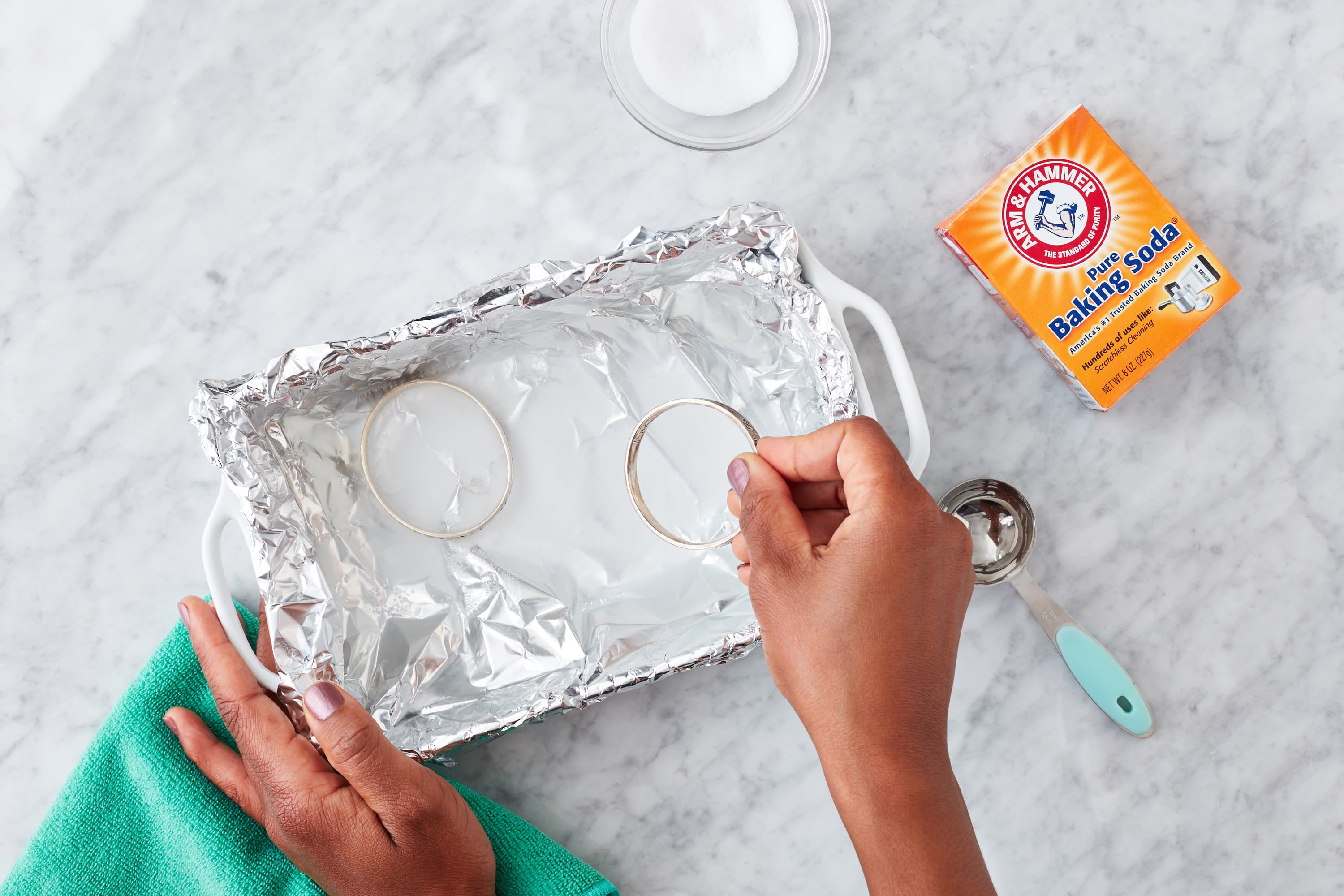 baking soda silver polishing aluminum foil