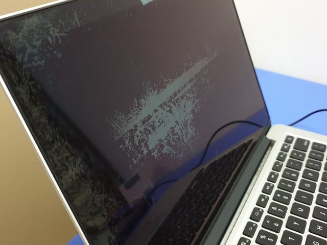 rubbing alcohol cleaning phone screen