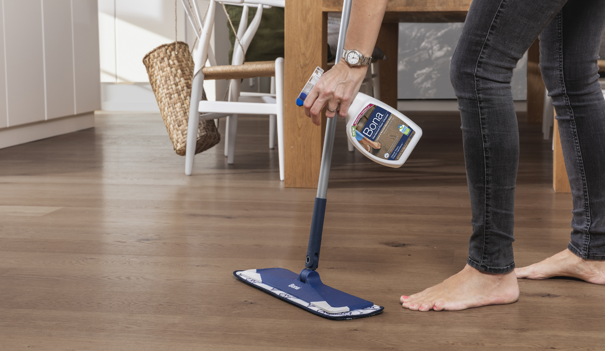 hardwood floor cleaned with vinegar