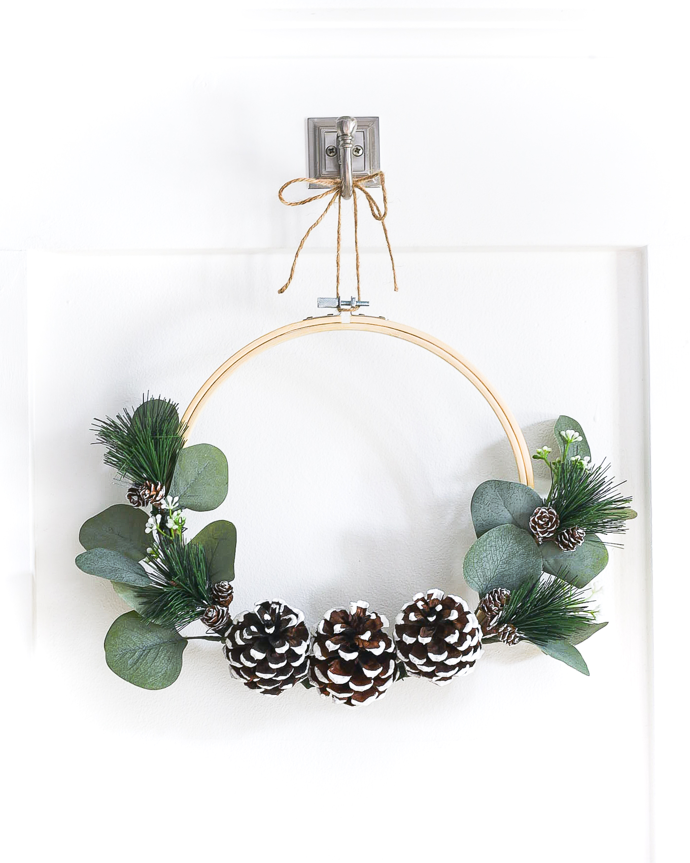 minimal hoop winter wreath