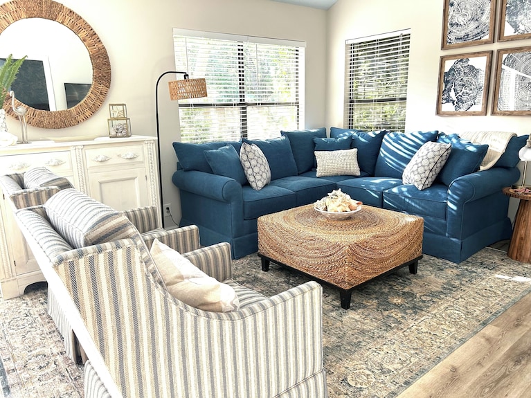 mirror placement winter living room