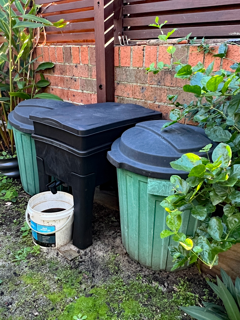 garden compost bin