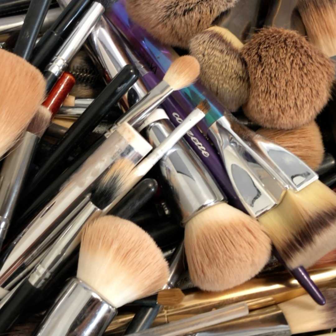 dirty makeup brushes